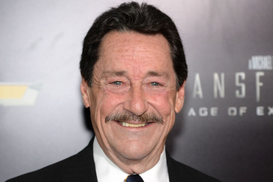 Peter Cullen, voz de Optimus Prime em <em>Transformers</em>, em evento público em 2023.